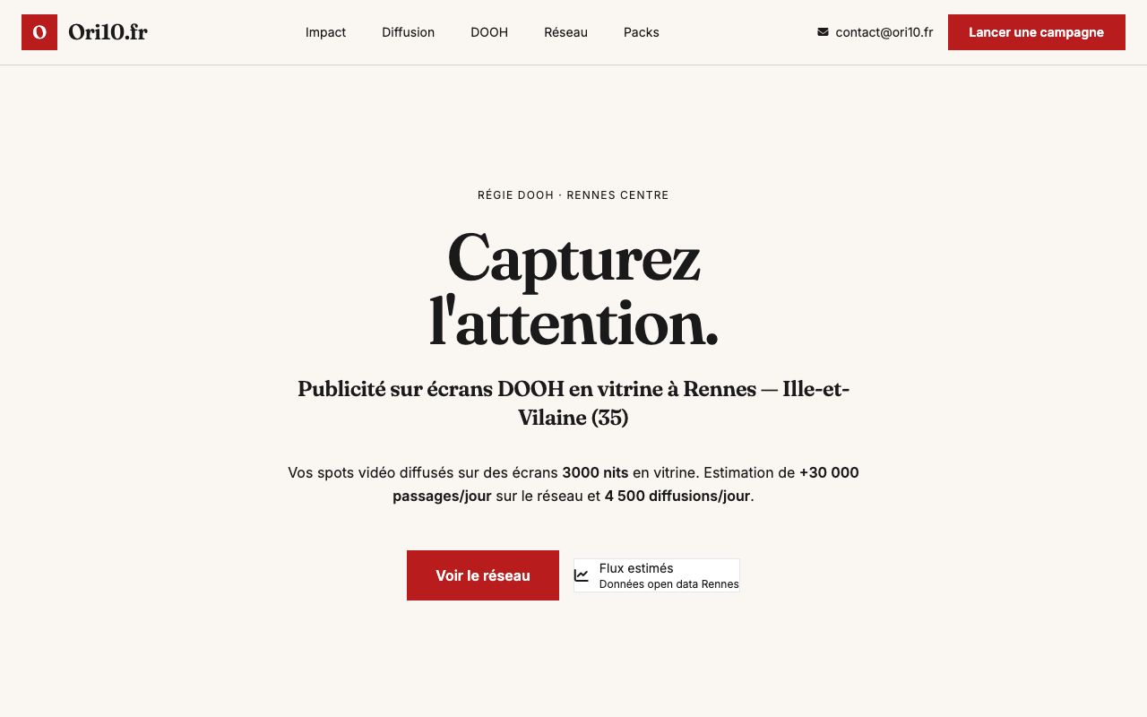 Site internet ori10.fr — Publicité DOOH sur écrans vitrine, réalisation Pixel Forme Rennes